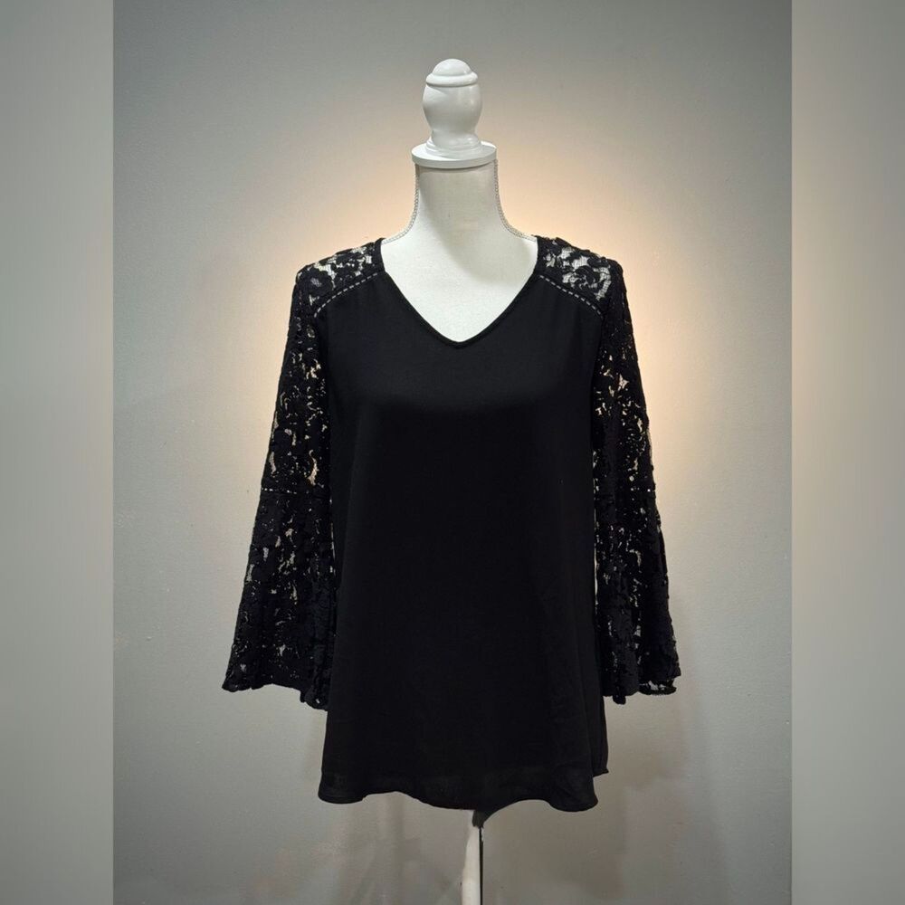 Black Chico's Lace Trim Bell Sleeve Blouse Size 0 (4) EUC